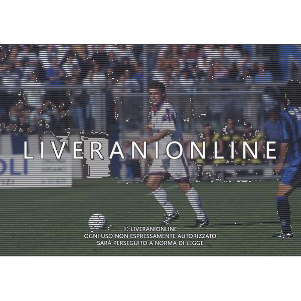 RETROSPETTIVA GIOVANNI PIACENTINI CALCIATORE NELLA FOTO GIOVANNI PIACENTINI CON LA MAGLIA DELLA FIORENTINA AG ALDO LIVERANI SAS