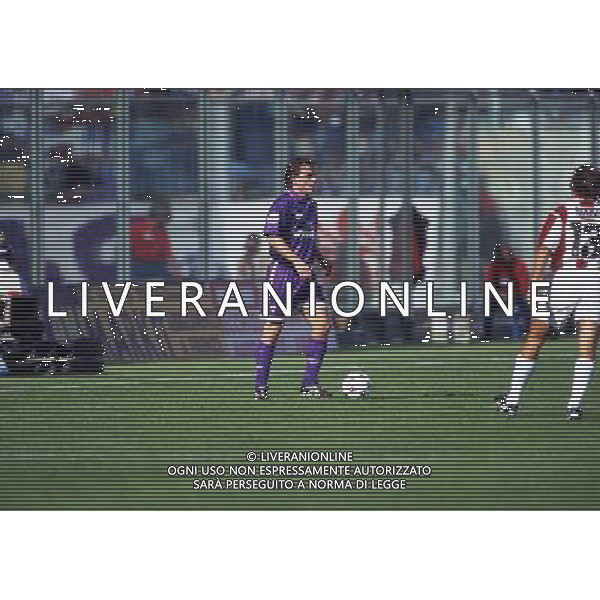 RETROSPETTIVA GIOVANNI PIACENTINI CALCIATORE NELLA FOTO GIOVANNI PIACENTINI CON LA MAGLIA DELLA FIORENTINA AG ALDO LIVERANI SAS