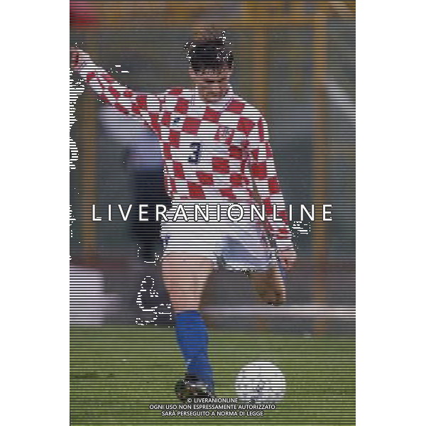 RETROSPETTIVA JARNI ROBERT CALCIATORE NELLA FOTO JARNI ROBERT CON LA MAGLIA DELLA NAZIONALE CROATA AG ALDO LIVERANI SAS