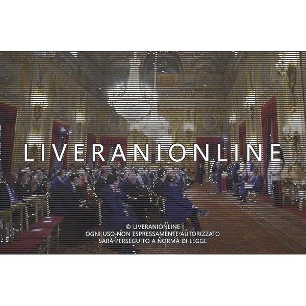 Roma - 30/07/2015 - Quirinale - Cerimonia di consegna del Ventaglio da parte dell\'Associazione Stampa Parlamentare - nella foto: La sala delle feste durante il discorso di Sergio Mattarella / Ph. Fabrizio Corradetti - Ag. Aldo Liverani sas
