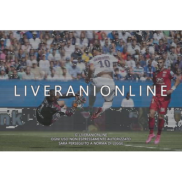 Anthony LOPES / Zlatan IBRAHIMOVIC - 01.08.2015 - Lyon / PSG - Trophee des Champions 2015 -Montreal Photo : Catherine Legault / Icon Sport *** Local Caption *** AG ALDO LIVERANI SAS ONLY ITALY *** Local Caption *** AG ALDO LIVERANI SAS ONLY ITALY