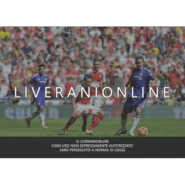 Chelsea\'s Nemanja Matic holds off the challenge from Arsenal\'s Mesut Ozil Photographer Ashley Western/CameraSport Football - FA Community Shield - Arsenal v Chelsea - Sunday 2nd August 2015 - Wembley Stadium - London © CameraSport - 43 Linden Ave. Countesthorpe. Leicester. England. LE8 5PG - Tel: +44 (0) 116 277 4147 - admin@camerasport.com - www.camerasport.com AG ALDO LIVERANI SAS ONLY ITALY