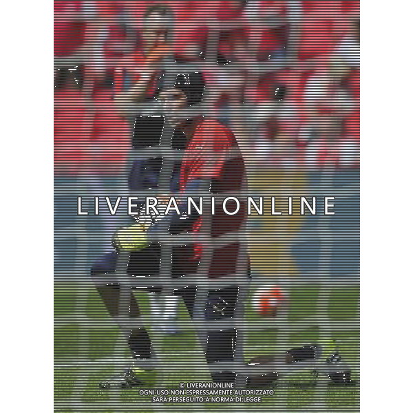 Arsenal\'s Petr Cech during the pre-match warm-up Photographer Ashley Western/CameraSport Football - FA Community Shield - Arsenal v Chelsea - Sunday 2nd August 2015 - Wembley Stadium - London © CameraSport - 43 Linden Ave. Countesthorpe. Leicester. England. LE8 5PG - Tel: +44 (0) 116 277 4147 - admin@camerasport.com - www.camerasport.com AG ALDO LIVERANI SAS ONLY ITALY