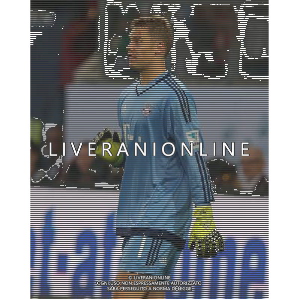 firo Fu§ball, Fussball, 01.08.2015 Supercup Finale 2015/2016 VfL Wolfsburg - FCB FC Bayern MŸnchen Muenchen 6:5 n.E. nach Elfmeterschie§en FCB Torwart TorhŸter Goalkeeper Manuel Neuer, Einzelaktion, Gestik, Geste $worldrights Es gelten unsere AGB, einsehbar auf www.firosportphoto.de copyright by firo sportphoto: Coesfelder Stra§e 207 48249 DŸlmen Duelmen www.firosportphoto.de mail@firosportphoto.de (V o l k s b a n k B o c h u m - W i t t e n ) BLZ.: 430 601 29 Kt. Nr.: 341 117 100 Tel:Ê 0209 - 9304402 Fax:Ê 0209 - 9304443 AG ALDO LIVERANI SAS ONLY ITALY