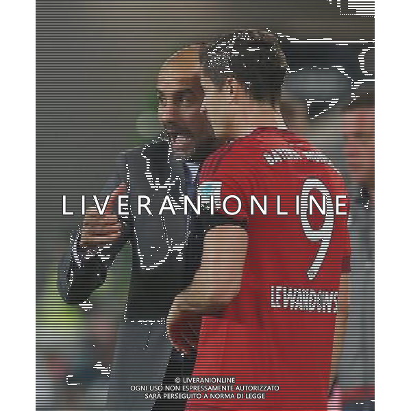 firo Fu§ball, Fussball, 01.08.2015 Supercup Finale 2015/2016 VfL Wolfsburg - FCB FC Bayern MŸnchen Muenchen 6:5 n.E. nach Elfmeterschie§en FCB Trainer Coach Pep Guardiola, Gestik, Geste, FCB Robert Lewandowski $worldrights Es gelten unsere AGB, einsehbar auf www.firosportphoto.de copyright by firo sportphoto: Coesfelder Stra§e 207 48249 DŸlmen Duelmen www.firosportphoto.de mail@firosportphoto.de (V o l k s b a n k B o c h u m - W i t t e n ) BLZ.: 430 601 29 Kt. Nr.: 341 117 100 Tel:Ê 0209 - 9304402 Fax:Ê 0209 - 9304443 AG ALDO LIVERANI SAS ONLY ITALY