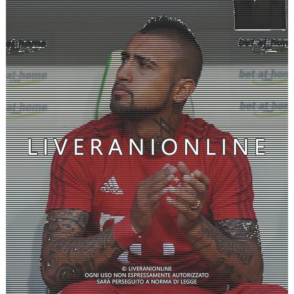 firo Fu§ball, Fussball, 01.08.2015 Supercup Finale 2015/2016 VfL Wolfsburg - FCB FC Bayern MŸnchen Muenchen 6:5 n.E. nach Elfmeterschie§en FCB Arturo Vidal, halbe figur, Gestik, Geste $worldrights Es gelten unsere AGB, einsehbar auf www.firosportphoto.de copyright by firo sportphoto: Coesfelder Stra§e 207 48249 DŸlmen Duelmen www.firosportphoto.de mail@firosportphoto.de (V o l k s b a n k B o c h u m - W i t t e n ) BLZ.: 430 601 29 Kt. Nr.: 341 117 100 Tel:Ê 0209 - 9304402 Fax:Ê 0209 - 9304443 AG ALDO LIVERANI SAS ONLY ITALY