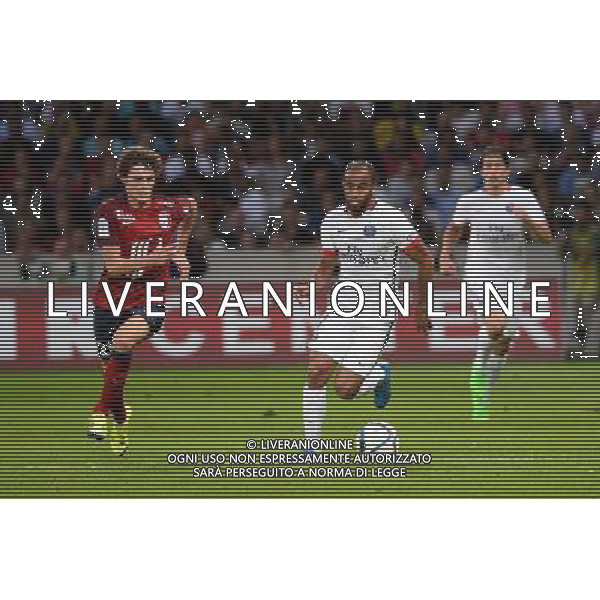 Lucas MOURA / Benjamin PAVARD - 07.08.2015 - Lille / PSG - 1ere journee Ligue 1 Photo : Nolwenn Le Gouic / Icon Sport AG ALDO LIVERANI SAS ONLY ITALY
