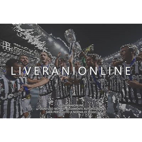 Juventus - Lazio Supercoppa Italiana 2015 - Shanghai Cina 08 agosto 2015 Nella foto: esultanza e festeggiamenti dei giocatori della juventus a fine gara per la vittoria - gruppo con il trofeo - ©Tardito/AGENZIA ALDO LIVERANI SAS