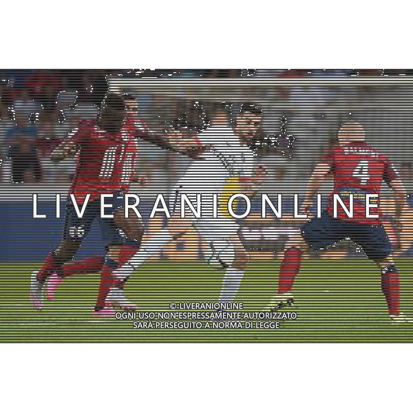 Ibrahim AMADOU / Javier PASTORE - 07.08.2015 - Lille / PSG - 1ere journee Ligue 1 Photo : Nolwenn Le Gouic / Icon Sport AG ALDO LIVERANI SAS ONLY ITALY