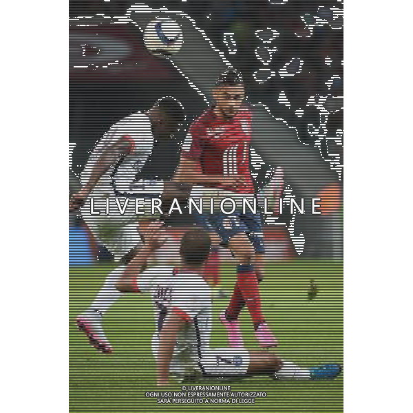 Sofiane BOUFAL / Serge AURIER - 07.08.2015 - Lille / PSG - 1ere journee Ligue 1 Photo : Nolwenn Le Gouic / Icon Sport AG ALDO LIVERANI SAS ONLY ITALY