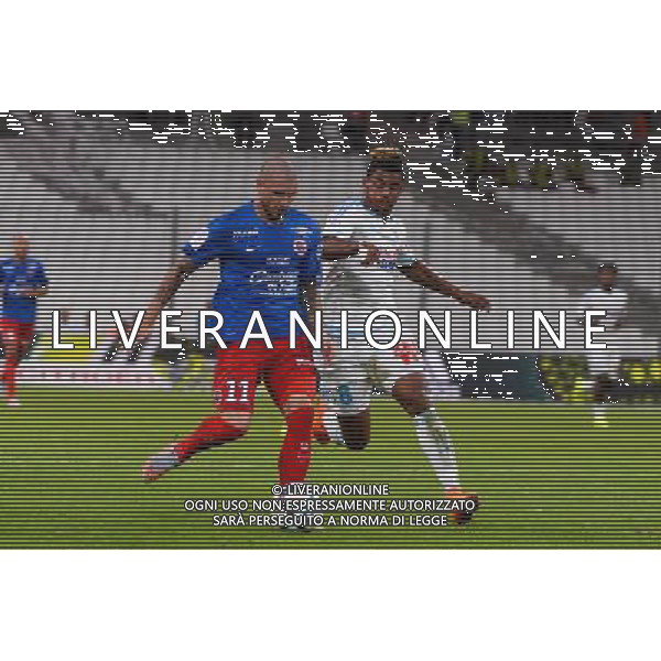 Vincent BESSAT / Mario LEMINA - 08.08.2015 - Marseille / Caen - 1er journee de Ligue 1 Photo : Gaston Petrelli / Icon Sport /AGENZIA ALDO LIVERANI SAS - ITALY ONLY - EDITORIAL USE ONLY -