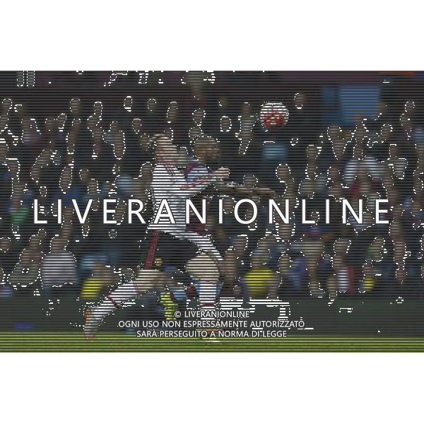 Aston Villa\'s Leandro Bacuna vies for possession with Manchester United\'s Wayne Rooney Photographer Craig Mercer/CameraSport Football - Barclays Premiership - Aston Villa v Manchester United - Friday 14th August 2015 - Villa Park - Birmingham © CameraSport - 43 Linden Ave. Countesthorpe. Leicester. England. LE8 5PG - Tel: +44 (0) 116 277 4147 - admin@camerasport.com - www.camerasport.com AG ALDO LIVERANI SAS ONLY ITALY