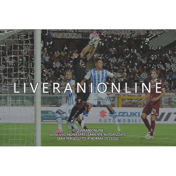 Torino 16-08-2015 TIM Cup - Coppa Italia 3Â° turno eliminatorio Stadio Olimpico Torino vs Pescara nella foto Ichazo anticipa Lapadula foto Roberto Garavaglia - ag. Aldo Liverani sas
