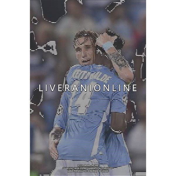 Roma - 18/08/2015 - Stadio Olimpico - UEFA Champions League 2015-2016 - Spareggi andata - Lazio vs Bayern Leverkusen - nella foto: Lucas Biglia abbraccia Balde Diao Keita / Ph. Fabrizio Corradetti - Ag. Aldo Liverani sas