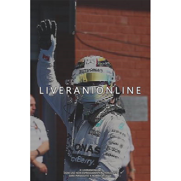 Lewis Hamilton (GBR) Mercedes AMG F1 celebrates his pole position in parc ferme. 22.08.2015. Formula 1 World Championship, Rd 11, Belgian Grand Prix, Spa Francorchamps, Belgium, Qualifying Day. /AGENZIA ALDO LIVERANI SAS - ITALY ONLY - EDITORIAL USE ONLY - Gp F1 Belgio Prove Ufficiali