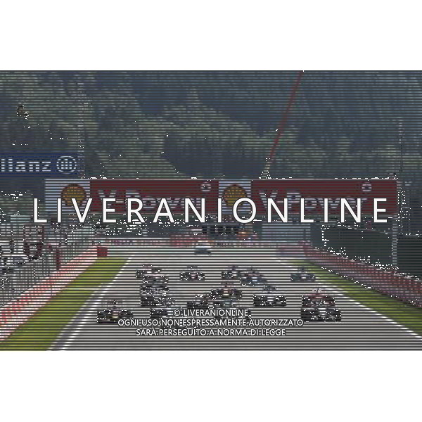 Lewis Hamilton (GBR) Mercedes AMG F1 W06 leads at the start of the race. 23.08.2015. Formula 1 World Championship, Rd 13, Belgian Grand Prix, Spa Francorchamps, Belgium, Race Day. /AGENZIA ALDO LIVERANI SAS - ITALY ONLY - EDITORIAL USE ONLY - Gp F1 Belgio Gara