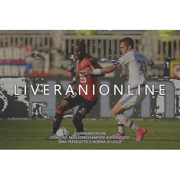 Yacouba SYLLA / Maxime GONALONS - 22.08.2015 - Lyon / Rennes - 3eme journee de Ligue 1 Photo : Jean Paul Thomas / Icon Sport /AGENZIA ALDO LIVERANI SAS - ITALY ONLY - EDITORIAL USE ONLY -