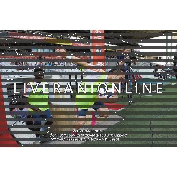 Premiere Entree de Mathieu VALBUENA au Stade Gerland en trebuchant - 22.08.2015 - Lyon / Rennes - 3eme journee de Ligue 1 Photo : Jean Paul Thomas / Icon Sport /AGENZIA ALDO LIVERANI SAS - ITALY ONLY - EDITORIAL USE ONLY -