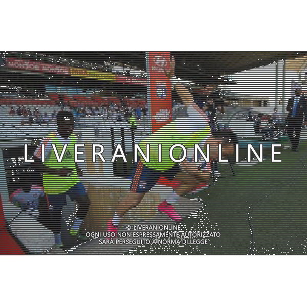 Premiere Entree de Mathieu VALBUENA au Stade Gerland en trebuchant - 22.08.2015 - Lyon / Rennes - 3eme journee de Ligue 1 Photo : Jean Paul Thomas / Icon Sport /AGENZIA ALDO LIVERANI SAS - ITALY ONLY - EDITORIAL USE ONLY -