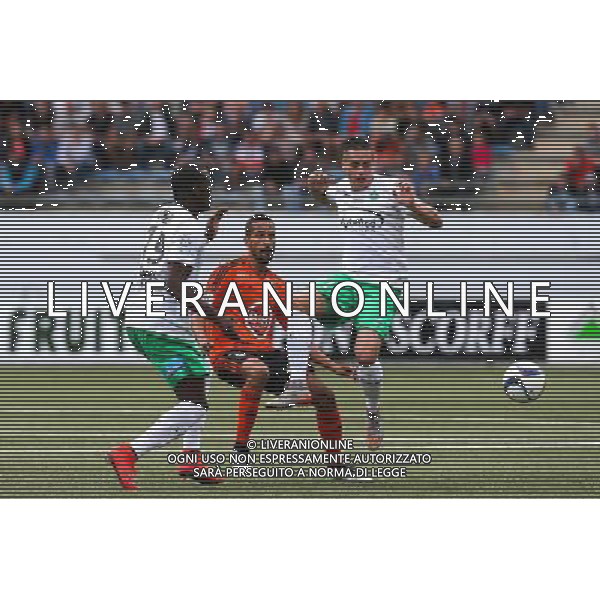 Romain HAMOUMA / Walid MESLOUB - 23.08.2015 - Lorient / Saint Etienne - 3eme journee de Ligue 1 Photo : Vincent Michel / Icon Sport AG ALDO LIVERANI SAS ONLY ITALY