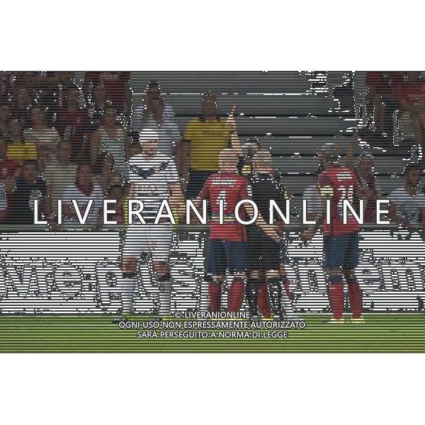 faux carton rouge Nicolas PALLOIS / Lionel JAFFREDO - 23.08.2015 - Lille / Bordeaux - 3eme journee Ligue 1 Photo : Nolwenn Le Gouic / Icon Sport