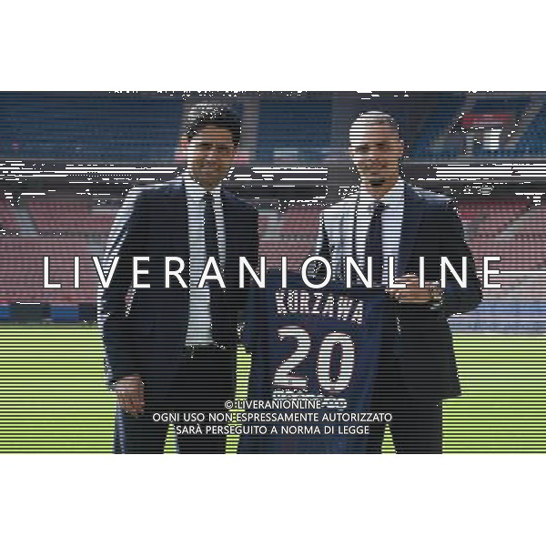 Layvin KURZAWA / Nasser AL KHELAIFI - 28.08.2015 - Nouveau joueur PSG Photo : Nolwenn Le Gouic / Icon Sport AG ALDO LIVERANI SAS ONLY ITALY