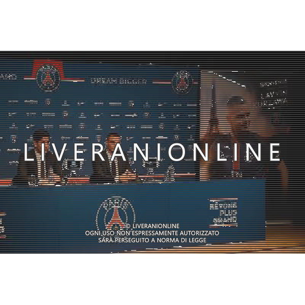 Layvin KURZAWA / Nasser AL KHELAIFI - 28.08.2015 - Nouveau joueur PSG Photo : Nolwenn Le Gouic / Icon Sport AG ALDO LIVERANI SAS ONLY ITALY