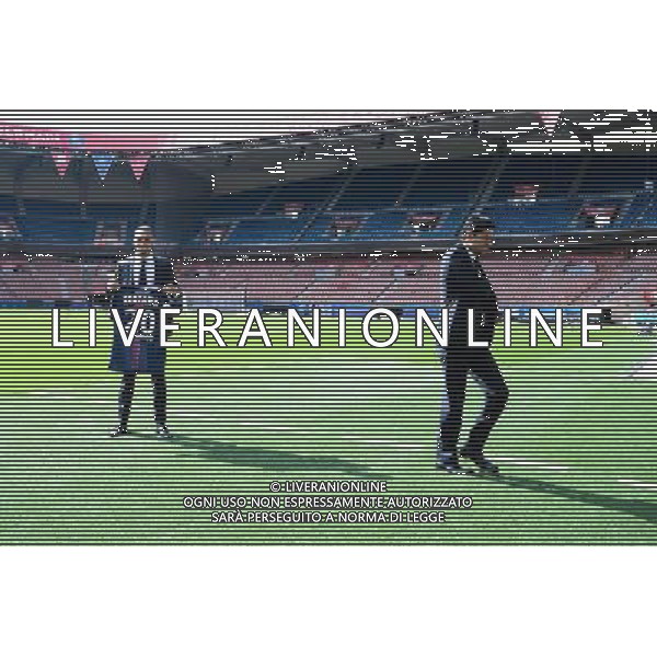 Layvin KURZAWA / Nasser AL KHELAIFI - 28.08.2015 - Nouveau joueur PSG Photo : Nolwenn Le Gouic / Icon Sport AG ALDO LIVERANI SAS ONLY ITALY