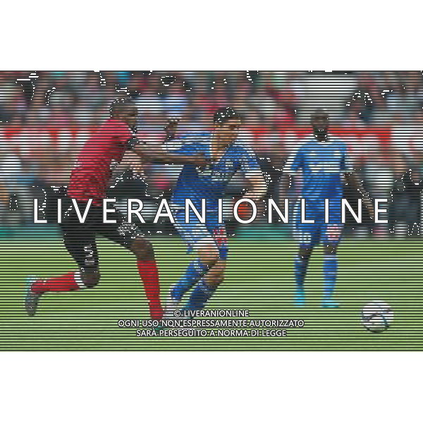 Abdelaziz BARRADA / Moustapha DIALLO - 28.08.2015 - Guingamp / Marseille - 4eme journee de Ligue 1 Photo : Vincent Michel / Icon Sport AG ALDO LIVERANI SAS ONLY ITALY