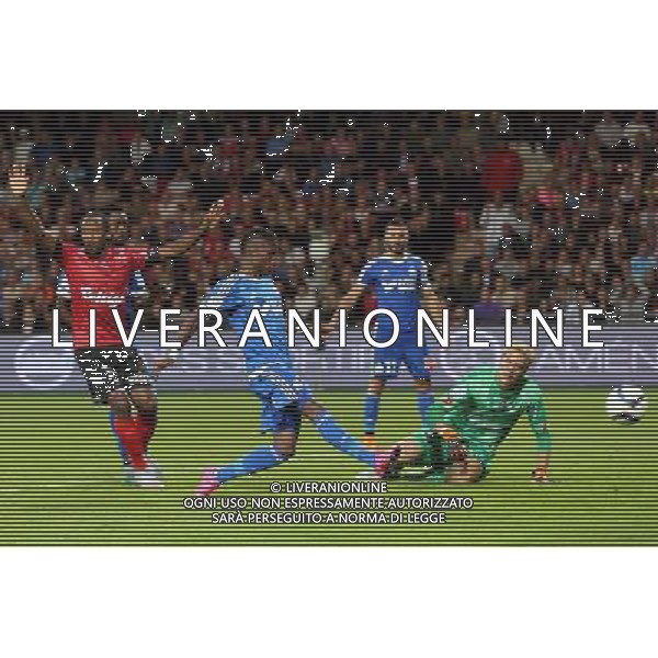 Bouna SAAR / Jonas LOSSL - 28.08.2015 - Guingamp / Marseille - 4eme journee de Ligue 1 Photo : Vincent Michel / Icon Sport /AGENZIA ALDO LIVERANI Sas - ITALY ONLY - EDITORIAL USE ONLY