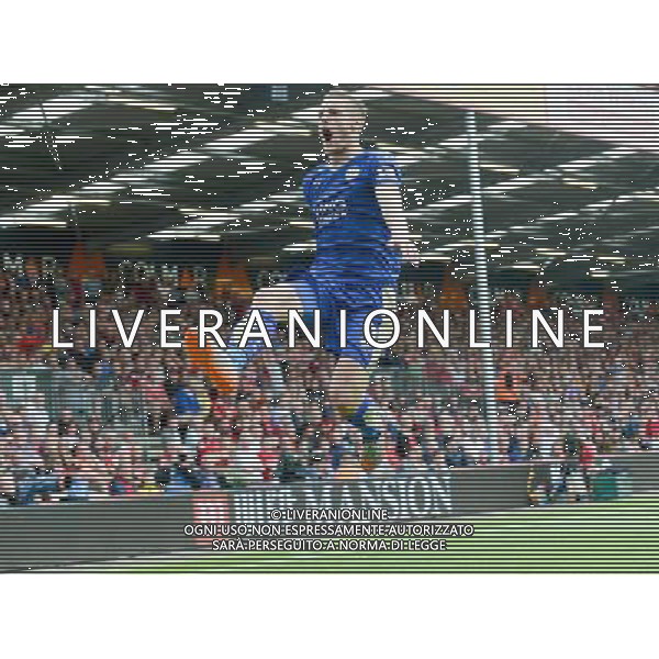 Leicester City\'s Jamie Vardy celebrates scoring his sides equalising goal to make the score 1-1 Photographer Ian Cook/CameraSport Football - Barclays Premiership - Bournemouth v Leicester City - Saturday 29th August 2015 - Vitality Stadium - Bournemouth © CameraSport - 43 Linden Ave. Countesthorpe. Leicester. England. LE8 5PG - Tel: +44 (0) 116 277 4147 - admin@camerasport.com - www.camerasport.com AG ALDO LIVERANI SAS ONLY ITALY