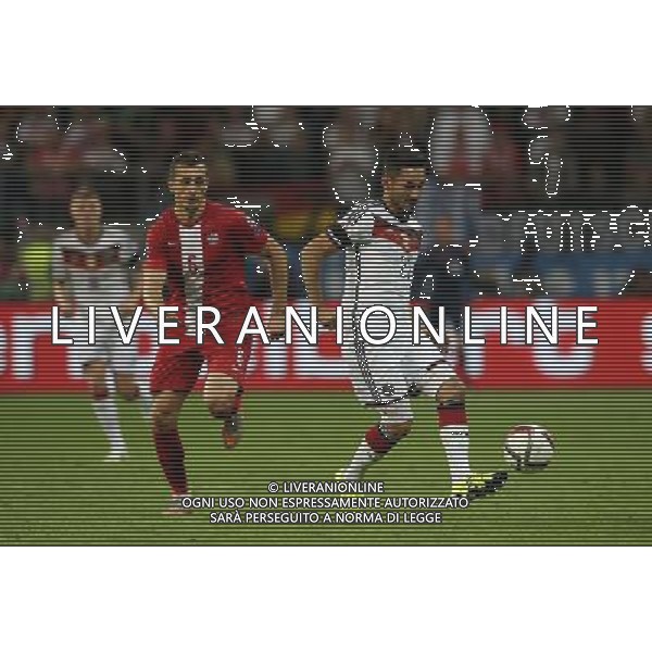 firo : 04.09.2015, Fu§ball, Fussball,International, Saison 2015/2016, EM,Europameisterschaft Qualifikation 2016, EM-Quali 2016, Nati, Nationalmannschaft Deutschland, GER, Deutschland - POL, Polen 3:1 JODLOWIEC gegen G†NDOGAN $worldrights Es gelten unsere AGB, einsehbar auf www.firosportphoto.de copyright by firo sportphoto: Coesfelder Str.207 48249 DŸlmen www.firosportphoto.de mail@firosportphoto.de (V o l k s b a n k B o c h u m - W i t t e n ) BLZ.: 430 601 29 Kt. Nr.: 341 117 100 Tel:Ê 02594 - 9916004 Fax:Ê02594 - 9916005 AG ALDO LIVERANI SAS ONLY ITALY