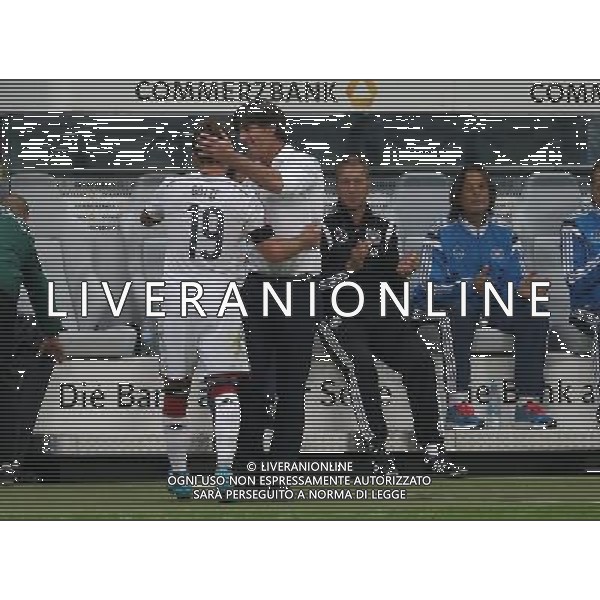 firo : 04.09.2015 Fu§ball, Euro Em Qualifikation: Deutschland -Polen 3:1 Auswechslung MArio Gštze durch Bundestrainer Joachim Jogi Lšw $worldrights,Es gelten unsere AGB, einsehbar auf www.firosportphoto.de, copyright by firo sportphoto: Coesfelder Str. 207 D-48249 DŸlmen www.firosportphoto.de mail@firosportphoto.de (V o l k s b a n k B o c h u m - W i t t e n ) BLZ.: 430 601 29 Kt. Nr.: 341 117 100 Tel:Ê +49-2594-9916004 Fax:Ê+49-2594-9916005 AG ALDO LIVERANI SAS ONLY ITALY