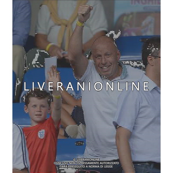 Qualificazioni ai Campionati Europei di Calcio UEFA Francia 2016 Gruppo E Serravalle (Repubblica di San Marino) - 05.09.2015 San Marino-Inghilterra Nella Foto:il figlio e il padre di rooney in tribuna /Ph.Vitez-Ag. Aldo Liverani