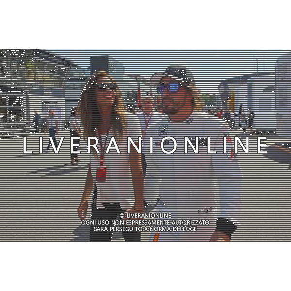Fernando Alonso (ESP) McLaren with his girlfriend Lara Alvarez (ESP). 05.09.2015. Formula 1 World Championship, Rd 12, Italian Grand Prix, Monza, Italy, Qualifying Day. AG ALDO LIVERANI SAS ONLY ITALY