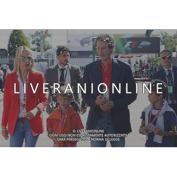 John Elkann (ITA) Chairman of Fiat Chrysler with his wife Lavinia Borromeo (ITA). 06.09.2015. Formula 1 World Championship, Rd 12, Italian Grand Prix, Monza, Italy, Race Day. AG ALDO LIVERANI SAS ONLY ITALY