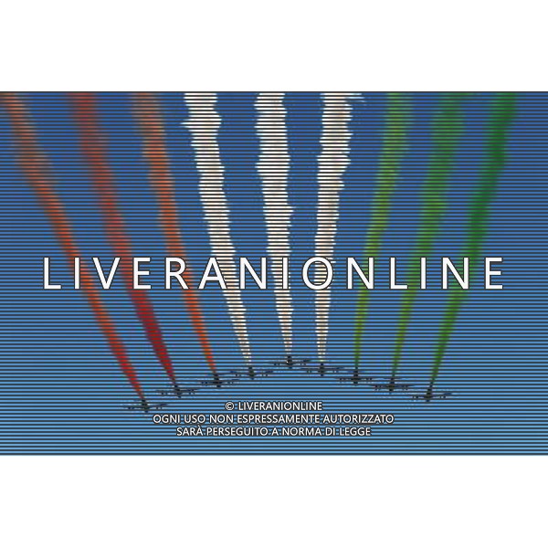 FRECCIE TRICOLORI An air display flies over the grid. 06.09.2015. Formula 1 World Championship, Rd 12, Italian Grand Prix, Monza, Italy, Race Day. AG ALDO LIVERANI SAS ONLY ITALY