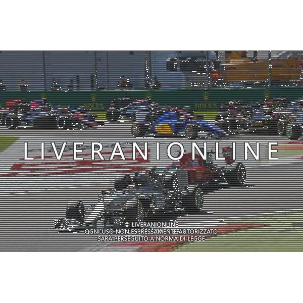 Lewis Hamilton (GBR) Mercedes AMG F1 W06 leads at the start of the race. 06.09.2015. Formula 1 World Championship, Rd 12, Italian Grand Prix, Monza, Italy, Race Day. AG ALDO LIVERANI SAS ONLY ITALY