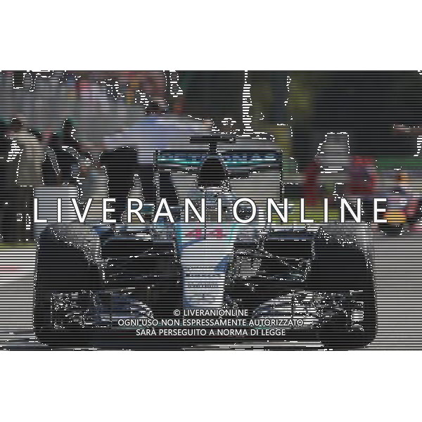 Race winner Lewis Hamilton (GBR) Mercedes AMG F1 W06 celebrates as he enters parc ferme. 06.09.2015. Formula 1 World Championship, Rd 12, Italian Grand Prix, Monza, Italy, Race Day. AG ALDO LIVERANI SAS ONLY ITALY