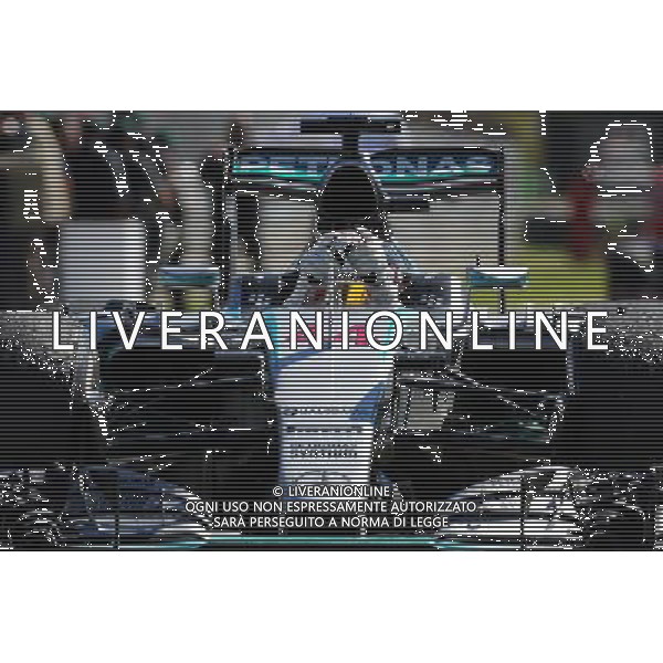 Race winner Lewis Hamilton (GBR) Mercedes AMG F1 W06 celebrates as he enters parc ferme. 06.09.2015. Formula 1 World Championship, Rd 12, Italian Grand Prix, Monza, Italy, Race Day. AG ALDO LIVERANI SAS ONLY ITALY