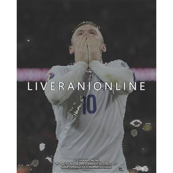EnglandÕs Wayne Rooney celebrates scoring his sides second goal - a penalty - to break the England scoring record Photographer Ashley Western/CameraSport International Football - UEFA EURO 2016 - UEFA European Championship Qualifying Group E - England v Switzerland - Tuesday 8th September 2015 - Wembley Stadium - London © CameraSport - 43 Linden Ave. Countesthorpe. Leicester. England. LE8 5PG - Tel: +44 (0) 116 277 4147 - admin@camerasport.com - www.camerasport.com AG ALDO LIVERANI SAS ONLY ITALY