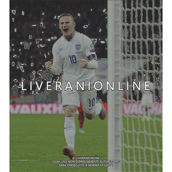 EnglandÕs Wayne Rooney celebrates scoring his sides second goal - a penalty - to break the England scoring record Photographer Ashley Western/CameraSport International Football - UEFA EURO 2016 - UEFA European Championship Qualifying Group E - England v Switzerland - Tuesday 8th September 2015 - Wembley Stadium - London © CameraSport - 43 Linden Ave. Countesthorpe. Leicester. England. LE8 5PG - Tel: +44 (0) 116 277 4147 - admin@camerasport.com - www.camerasport.com AG ALDO LIVERANI SAS ONLY ITALY
