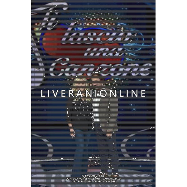 Roma - 10/09/2015 - Auditorium Rai - Presentazione trasmissione TV \' Ti lascio una canzone \' - nella foto: Antonella Clerici con il maestro Leonardo De Amicis / Ph. Fabrizio Corradetti - Ag. Aldo Liverani sas
