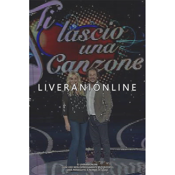 Roma - 10/09/2015 - Auditorium Rai - Presentazione trasmissione TV \' Ti lascio una canzone \' - nella foto: Antonella Clerici con il maestro Leonardo De Amicis / Ph. Fabrizio Corradetti - Ag. Aldo Liverani sas