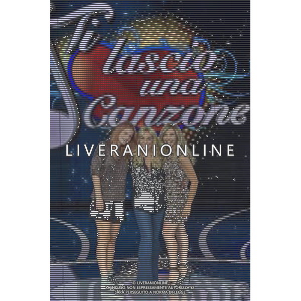 Roma - 10/09/2015 - Auditorium Rai - Presentazione trasmissione TV \' Ti lascio una canzone \' - nella foto: Chiara Galiazzo Antonella Clerici e Lorella Cuccarini / Ph. Fabrizio Corradetti - Ag. Aldo Liverani sas
