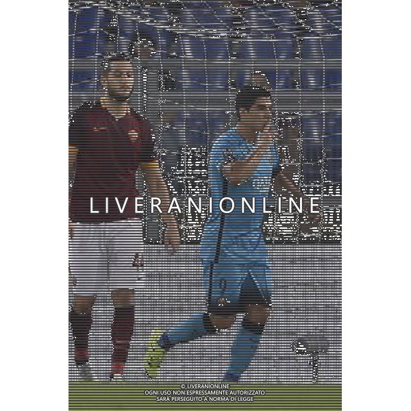 Roma - 16/09/2015 - Stadio Olimpico - Uefa Champions League 2015/2016 - Gruppo E - AS Roma vs Barcellona - nella foto: esultanza dopo il gol di Luis Suarez / Ph Fabrizio Corradetti - Ag. Aldo Liverani sas