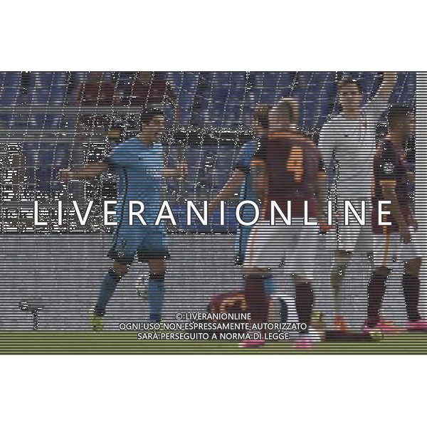 Roma - 16/09/2015 - Stadio Olimpico - Uefa Champions League 2015/2016 - Gruppo E - AS Roma vs Barcellona - nella foto: esultanza dopo il gol di Luis Suarez / Ph Fabrizio Corradetti - Ag. Aldo Liverani sas