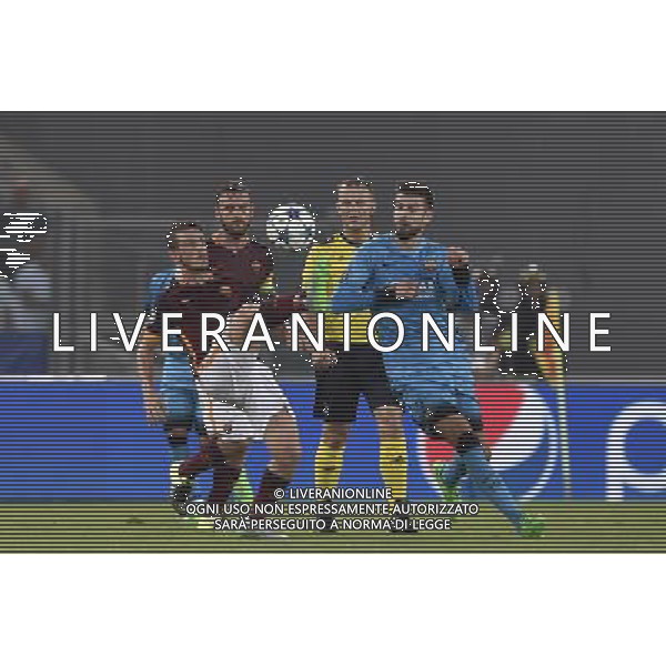 Roma - 16/09/2015 - Stadio Olimpico - Uefa Champions League 2015/2016 - Gruppo E - AS Roma vs Barcellona - nella foto: Alessandro Florenzi e Gerard Piquet / Ph Fabrizio Corradetti - Ag. Aldo Liverani sas