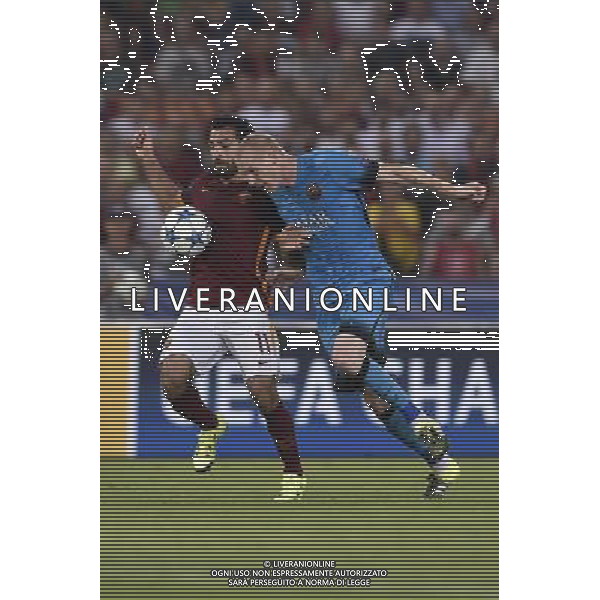 Roma - 16/09/2015 - Stadio Olimpico - Uefa Champions League 2015/2016 - Gruppo E - AS Roma vs Barcellona - nella foto: Mohamed Salah e Jeremy Mathieu / Ph Fabrizio Corradetti - Ag. Aldo Liverani sas 