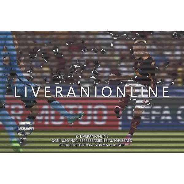 Roma - 16/09/2015 - Stadio Olimpico - Uefa Champions League 2015/2016 - Gruppo E - AS Roma vs Barcellona - nella foto: Radja Nainggolan / Ph Fabrizio Corradetti - Ag. Aldo Liverani sas